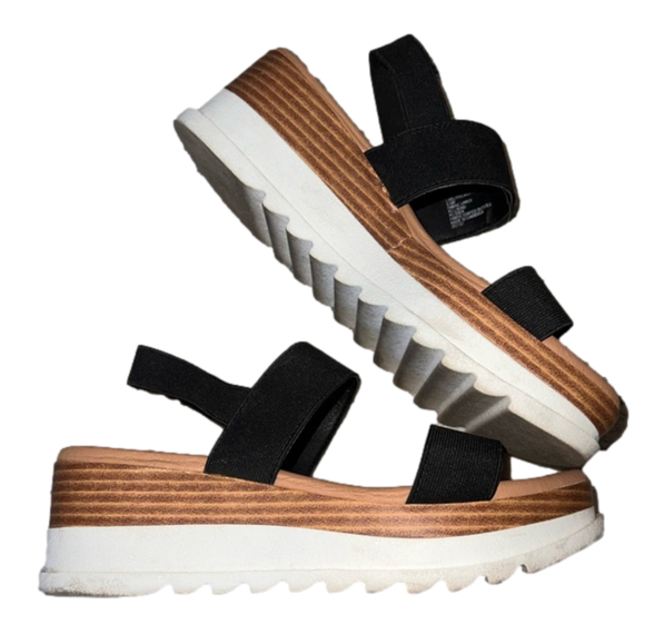 Steve Madden Shoes - Steve Madden platform sandals